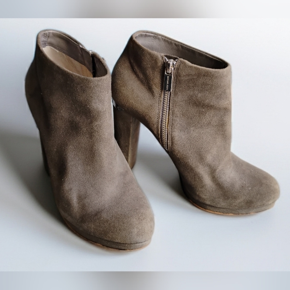 Michael Kors Elegant Gray Suede  Booties